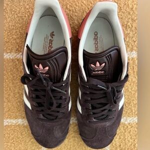 Adidas chocolate gazelle